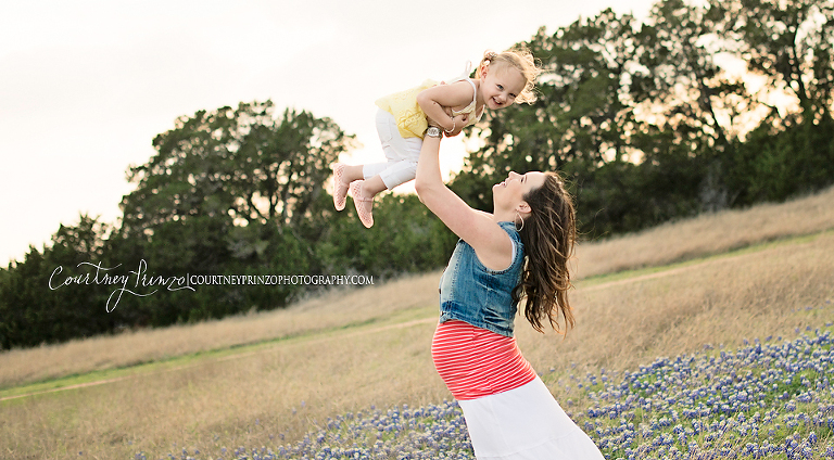 round-rock-family-photographer-maternity-newborn