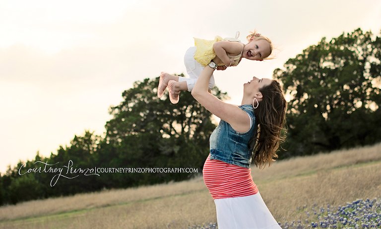 round-rock-family-photographer-maternity-newborn