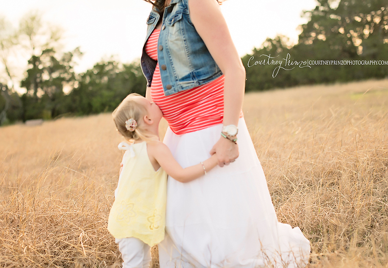 round-rock-family-photographer-maternity-newborn