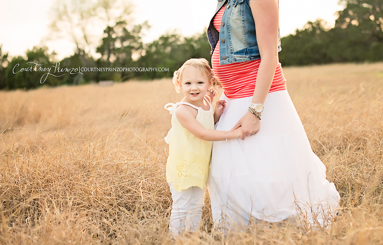 round-rock-family-photographer-maternity-newborn