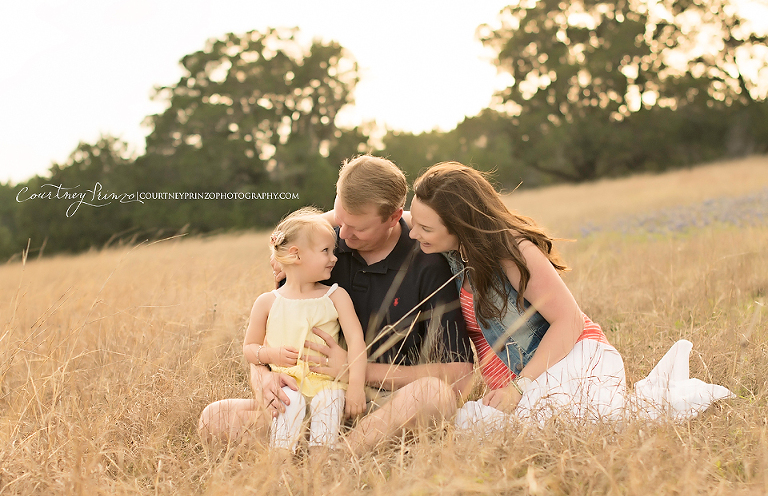 round-rock-family-photographer-maternity-newborn