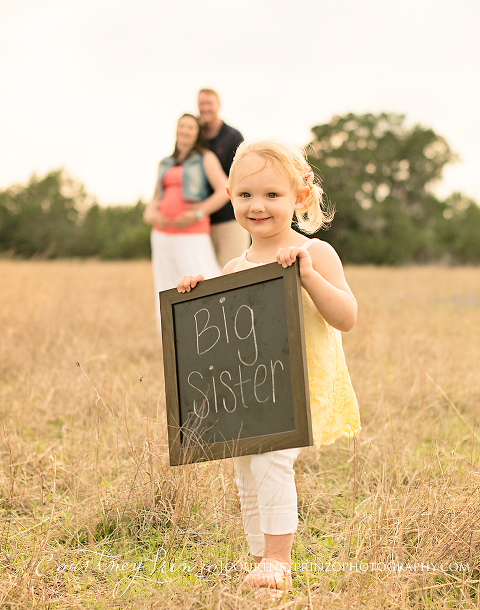 round-rock-family-photographer-maternity-newborn