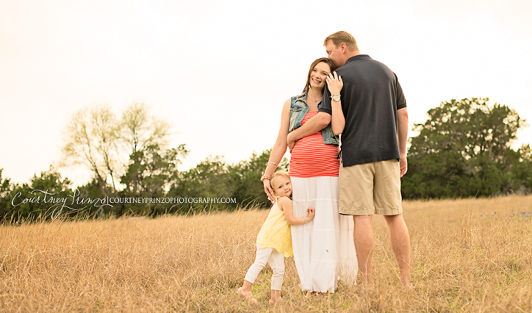 round-rock-family-photographer-maternity-newborn
