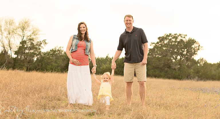round-rock-family-photographer-maternity-newborn