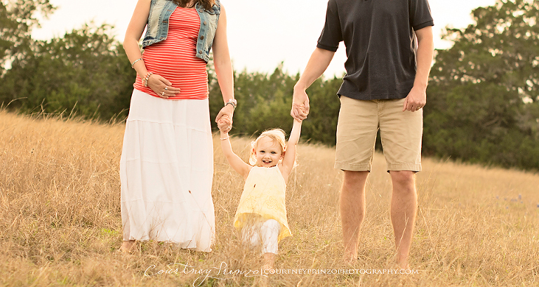 round-rock-family-photographer-maternity-newborn