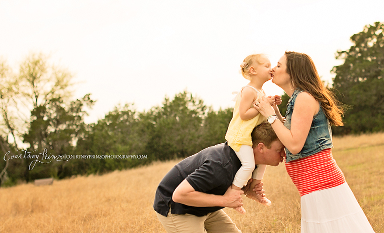 round-rock-family-photographer-maternity-newborn