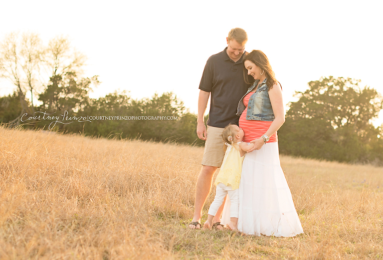 round-rock-family-photographer-maternity-newborn