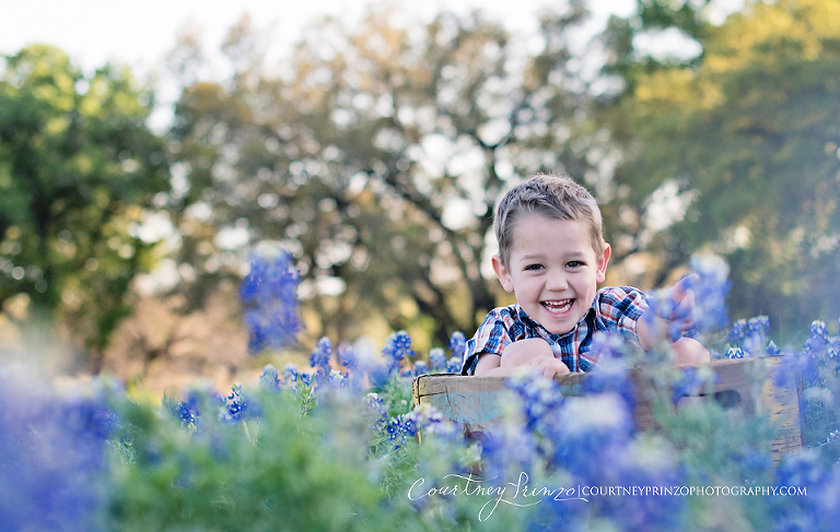 austin-family-portrait-photographer-bluebonnet-children-maternity-lifetstyle-newborn-baby-outdoor-field-kids-tx