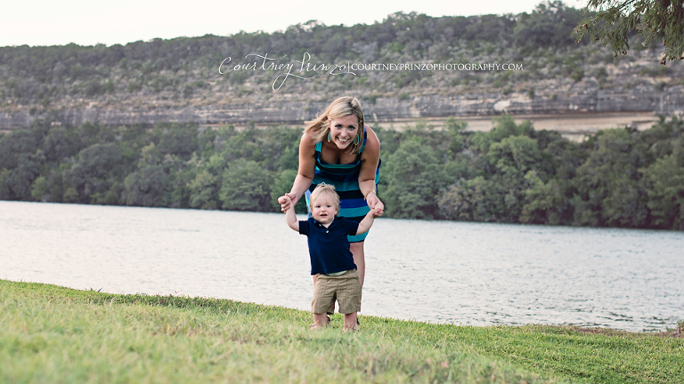 austin-family-photographer-maternity-children