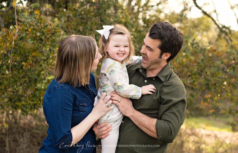 round-rock-family-photographer-maternity-children