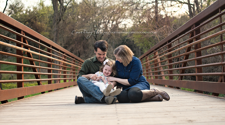 round-rock-family-photographer-maternity-children