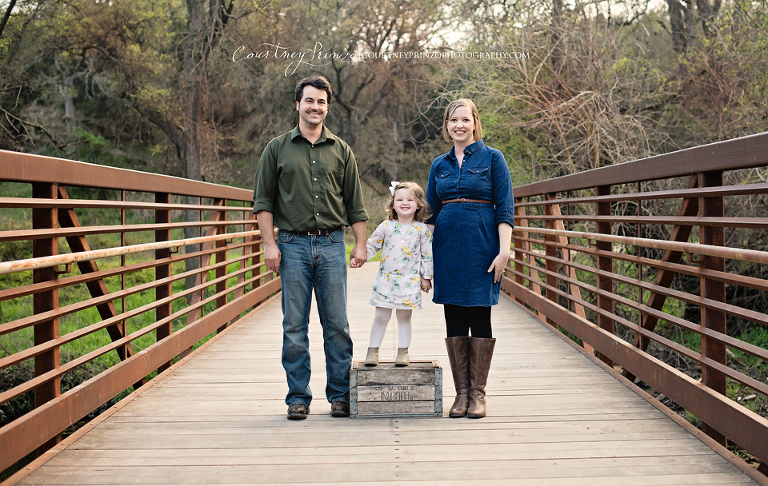 round-rock-family-photographer-maternity-children
