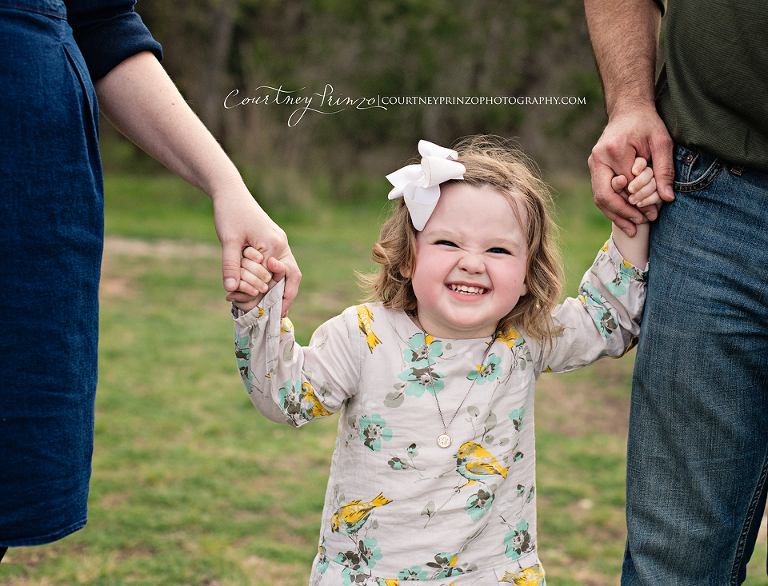 round-rock-family-photographer-maternity-children