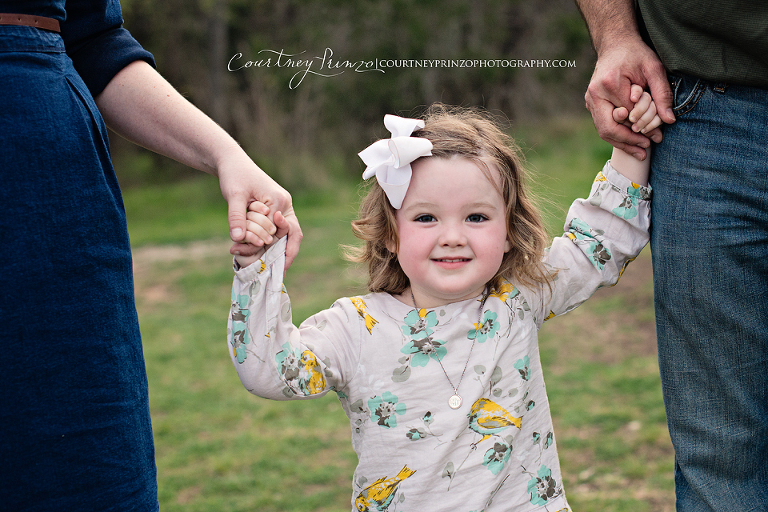 round-rock-family-photographer-maternity-children