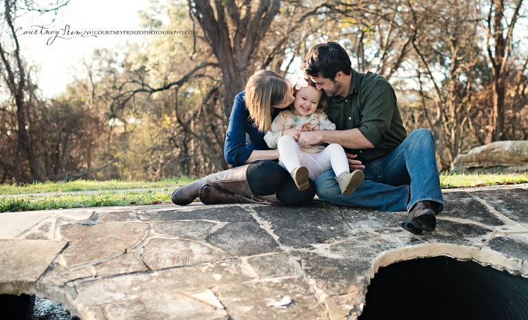 round-rock-family-photographer-maternity-children