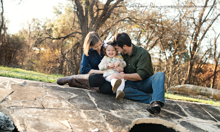 round-rock-family-photographer-maternity-children