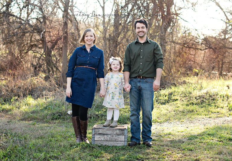 round-rock-family-photographer-maternity-children