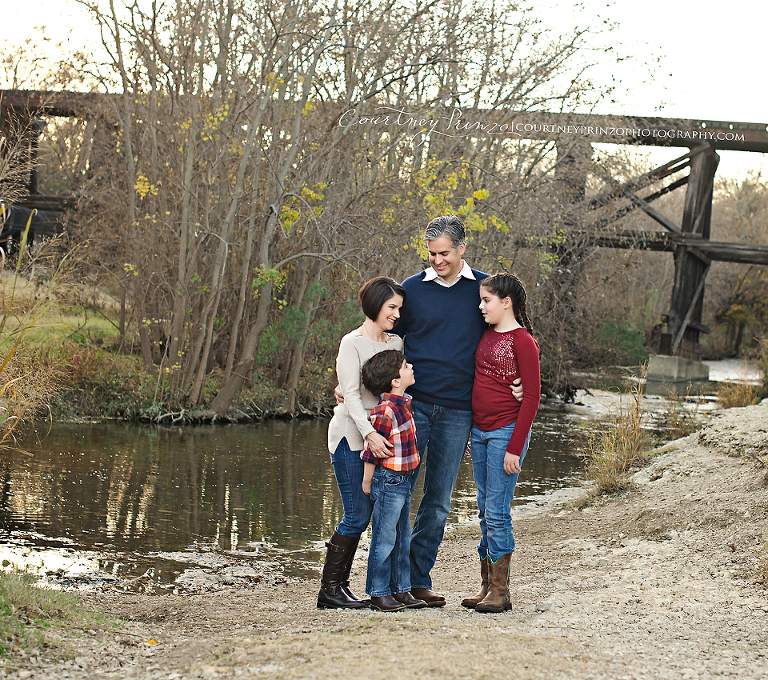 cedar-park-fall-family-photos-children-teens-senior
