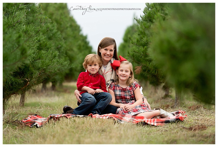 austin-fall-family-portraits-kids-christmas-tree-farm
