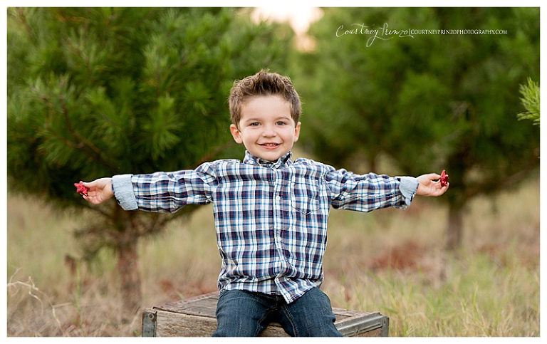 austin-family-christmas-photos-tree-farm-kids-baby