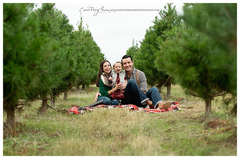 austin-family-photographer-kids-baby-christmas-tree