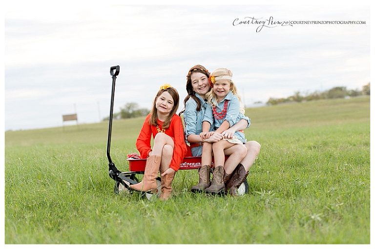 round-rock-family-photographer-rustic-kids-baby-seniors