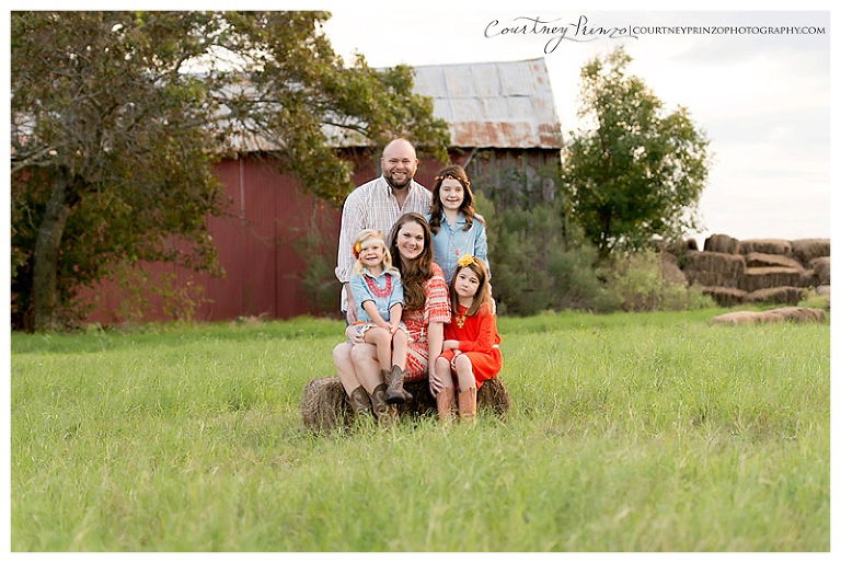 round-rock-family-photographer-rustic-kids-baby-seniors