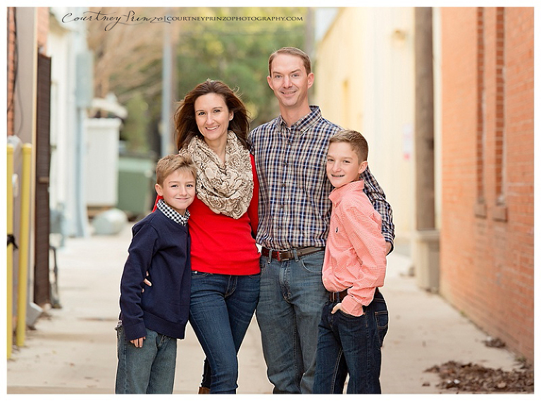 georgetown-texas-family-photographer-kids-alley-square-boys-stairway-downtown-1005